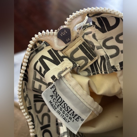 ✨FENDI FENDISSIME Accessori Made in Italy Vintage Shoulder Bag Authentic - Picture 15 of 16